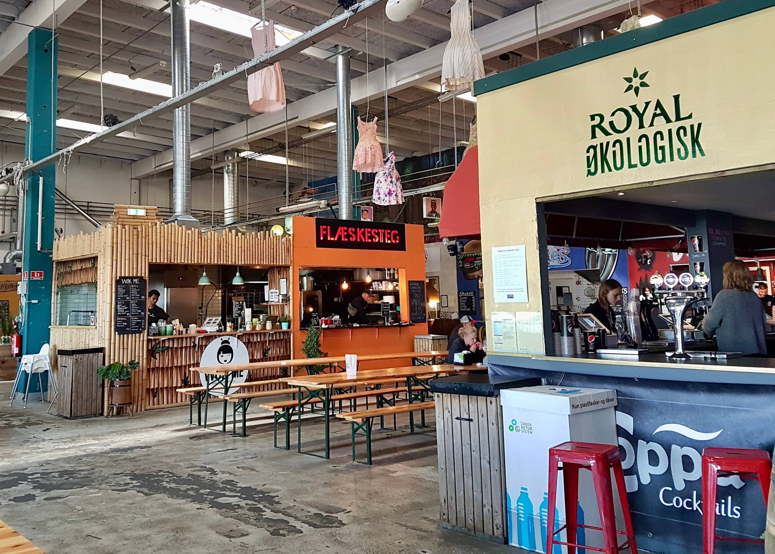 Getränkestände in der Streedfoodhalle