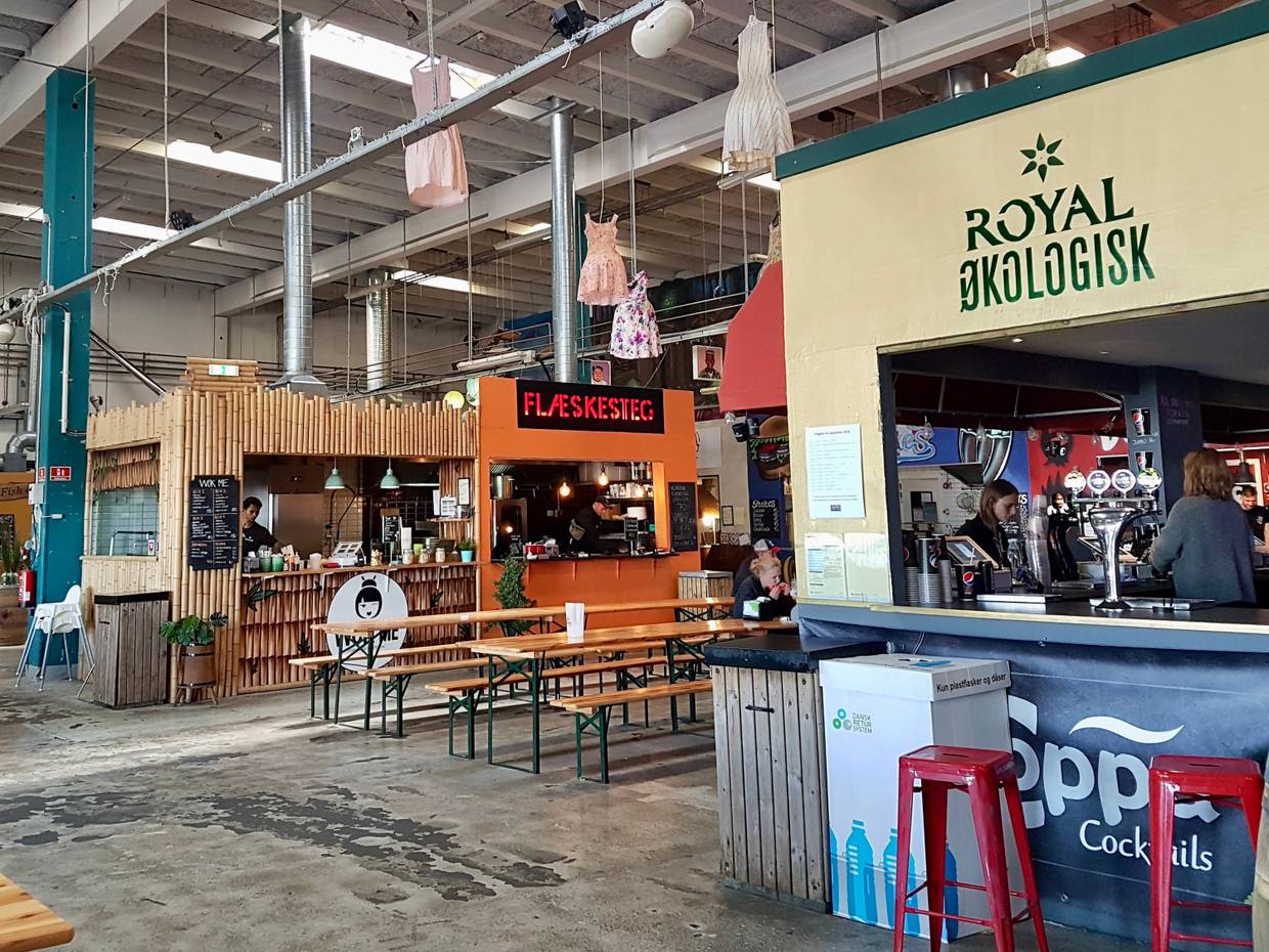 Getränkestände in der Streedfoodhalle
