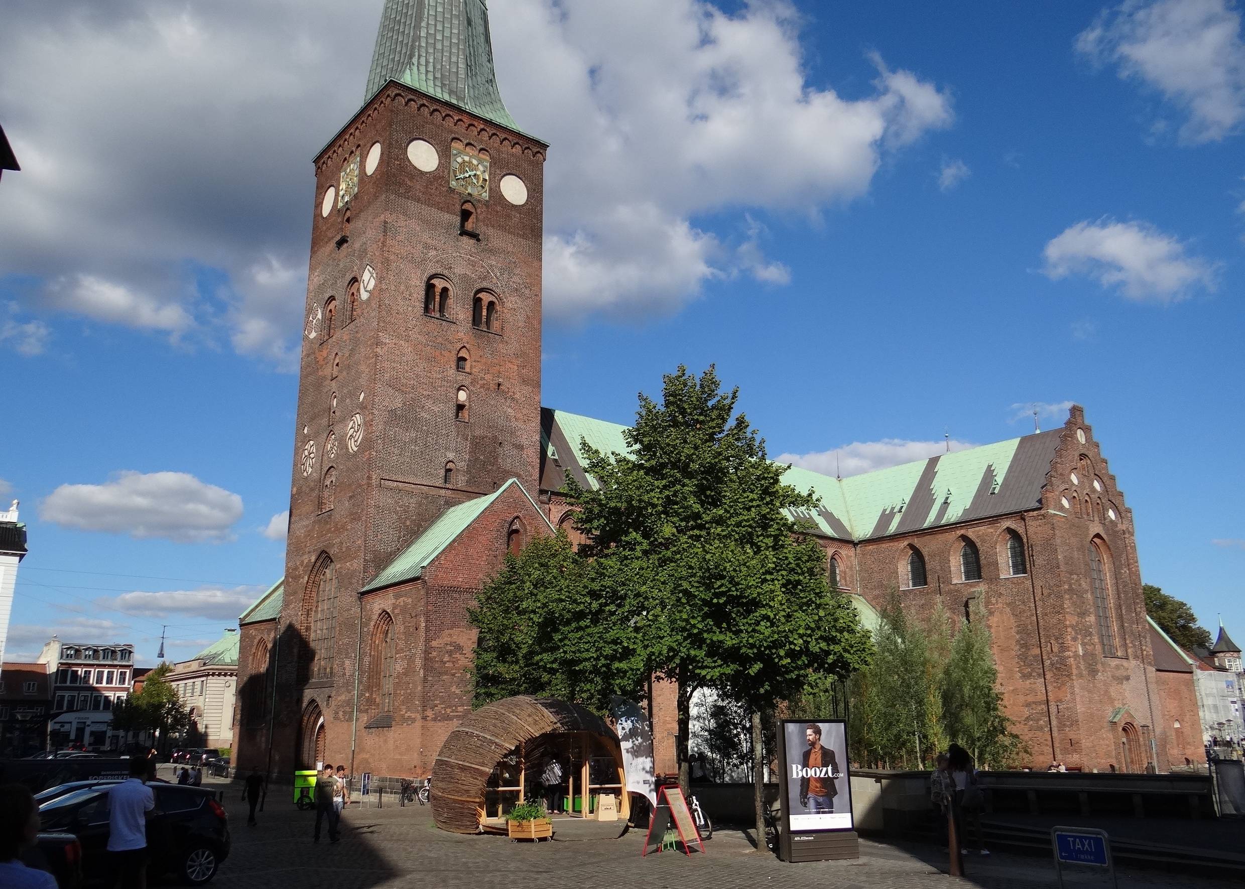 Blick auf den mächtige Domkirche