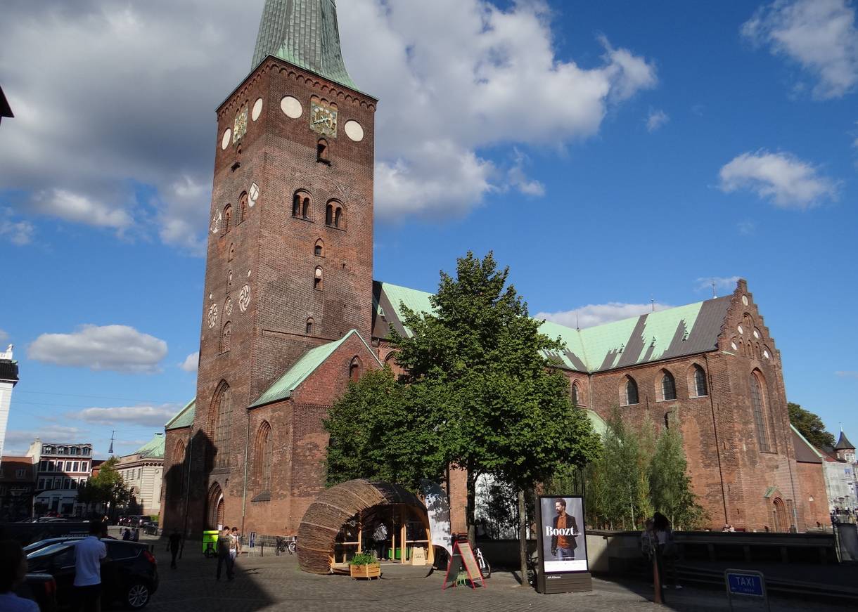 Blick auf den mächtige Domkirche