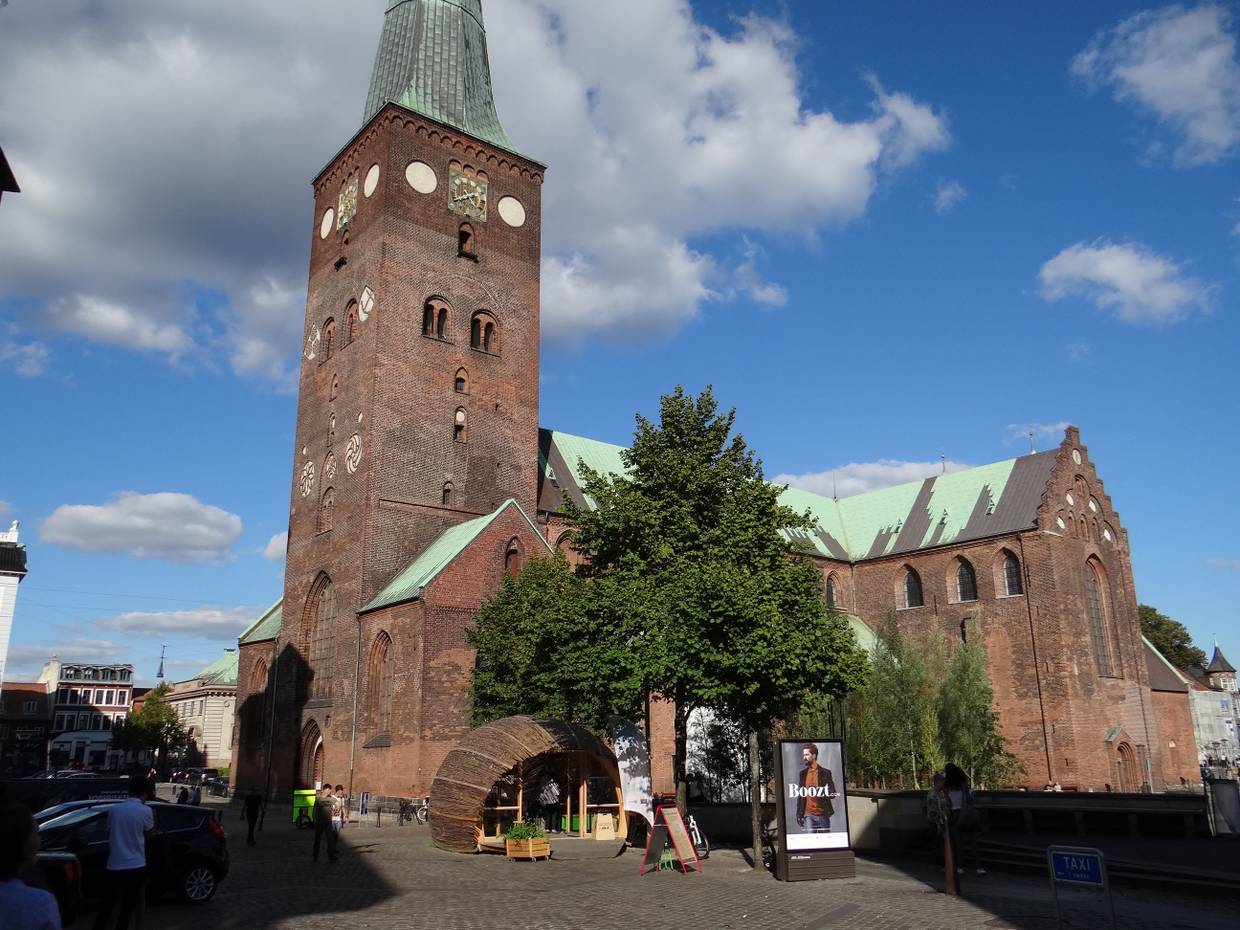 Blick auf den mächtige Domkirche