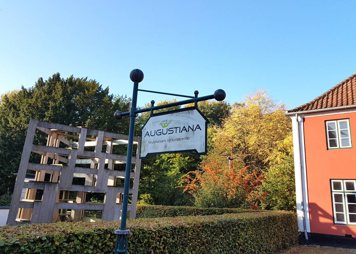 Schild zum Skulpturenpark Augustina