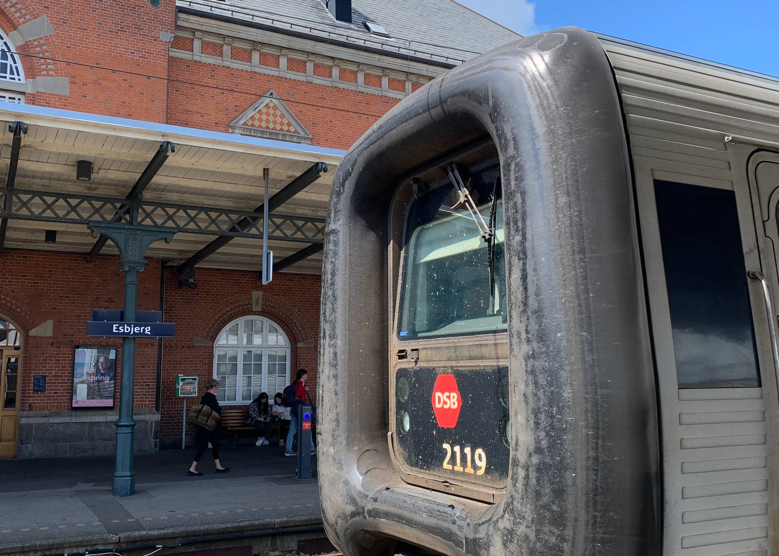 Zug-Ende eines dänischen Zuges auf dem Bahnhof in Esbjerg