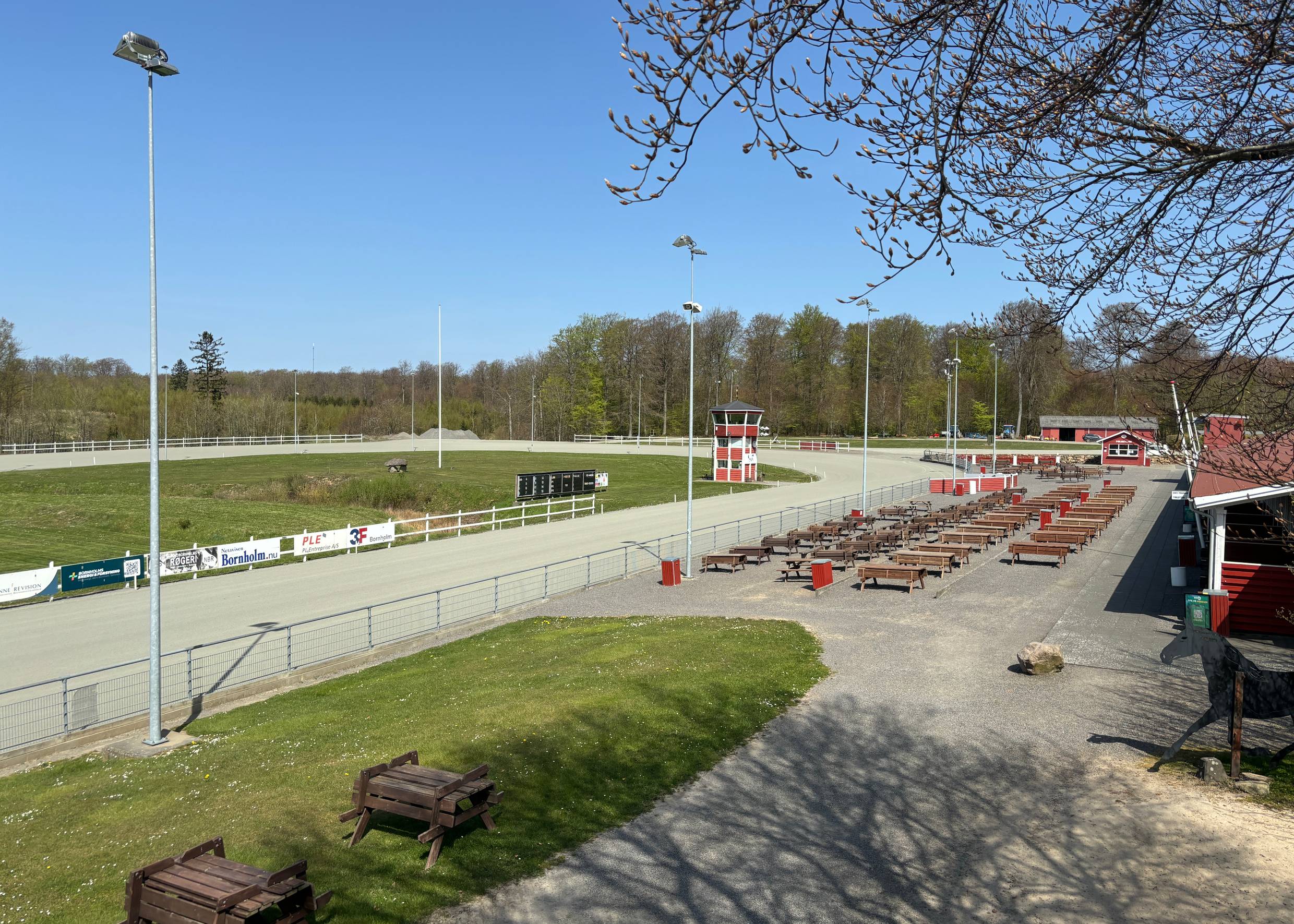 Blick auf die Trabrennbahn