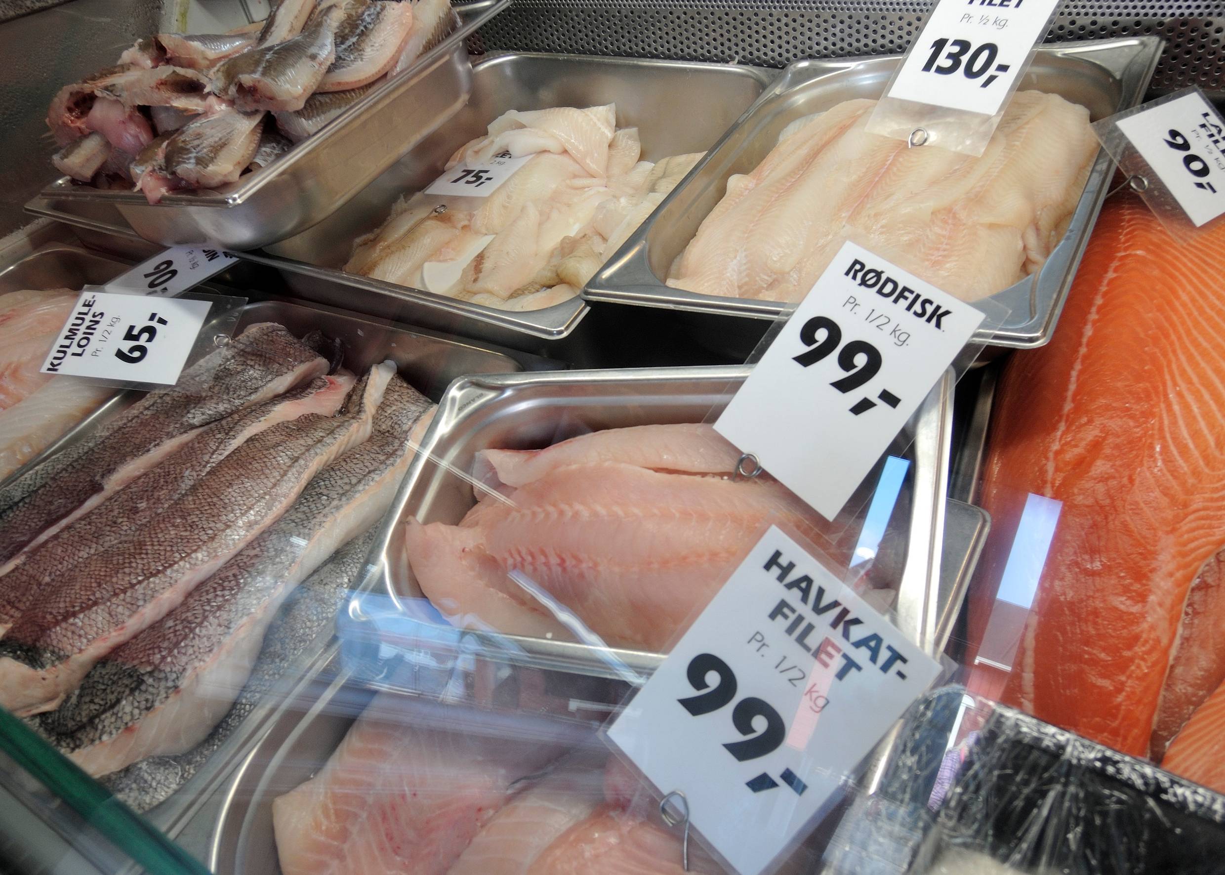 Frischer Fisch im Kühltresen