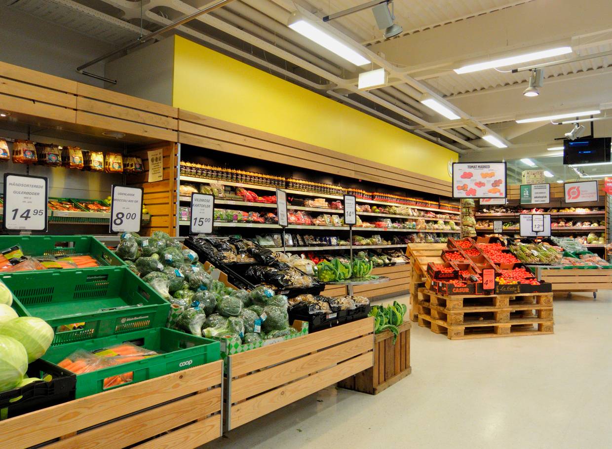 Gemüseabteilung im Supermarkt