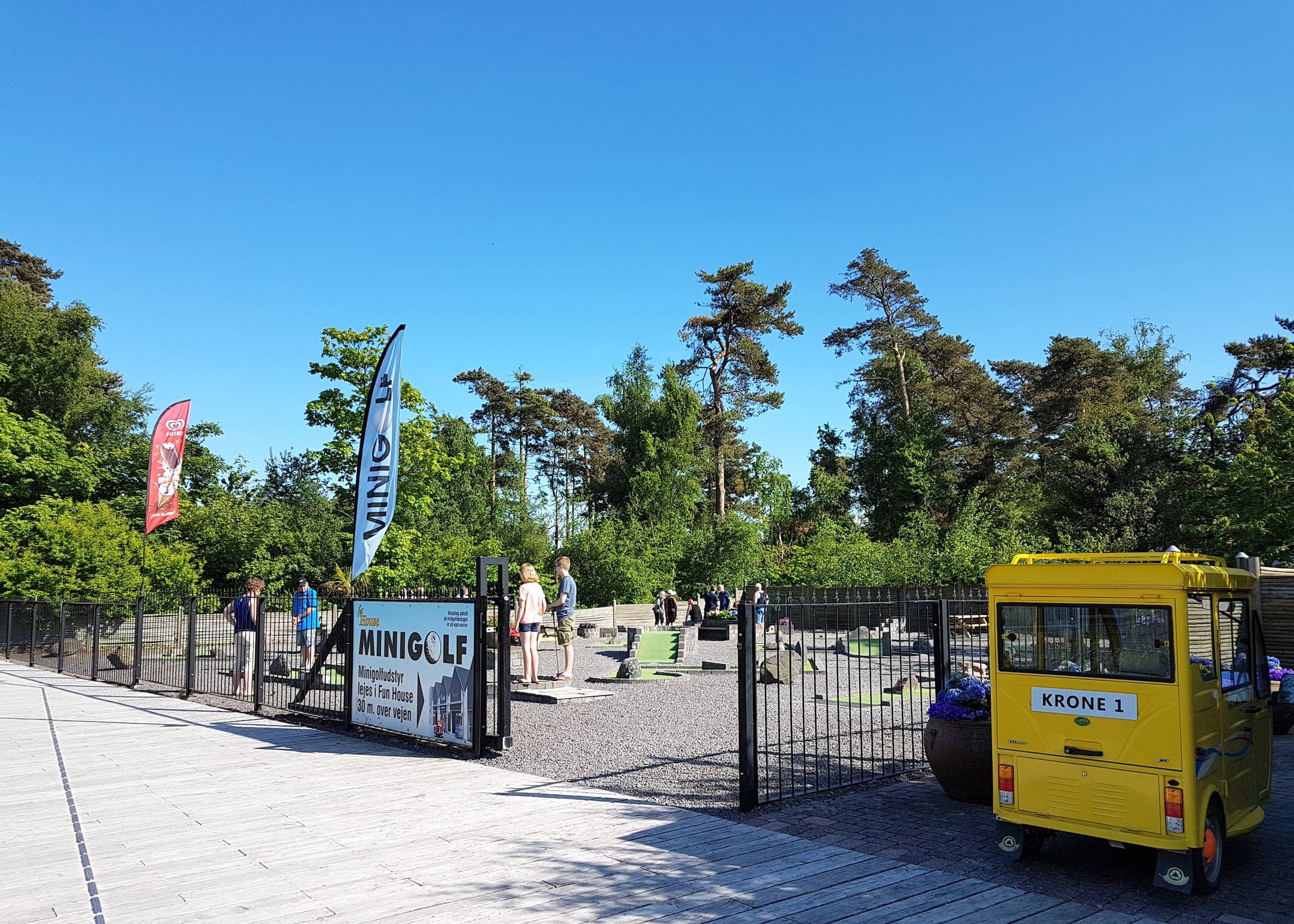 Minigolfbahn am Strandzugang