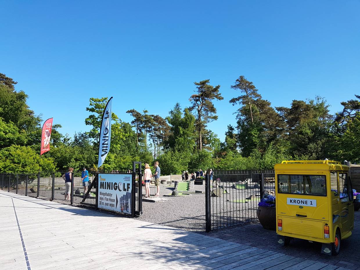 Minigolfbahn am Strandzugang