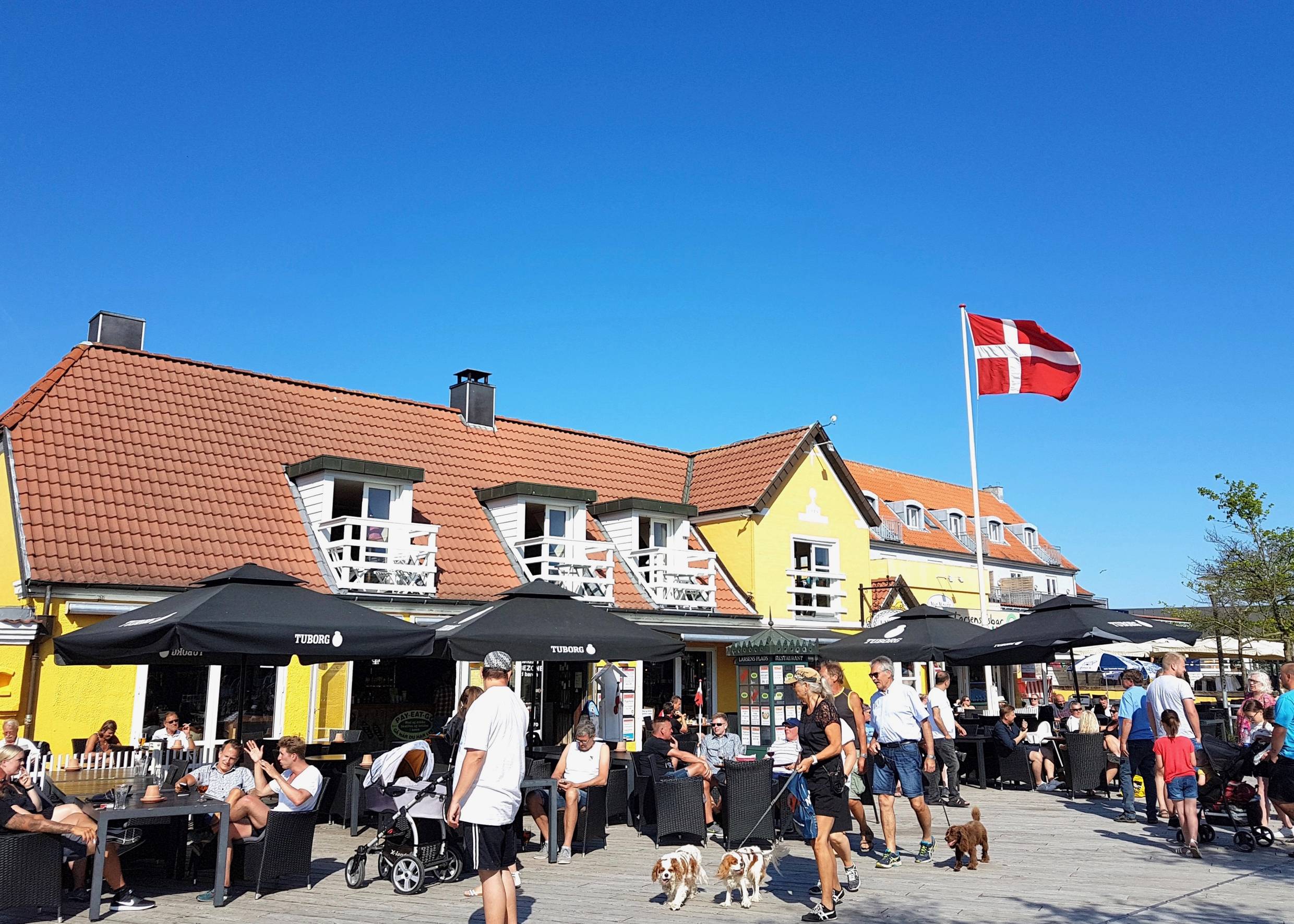 Gut besuchtes Restaurant am Torvet