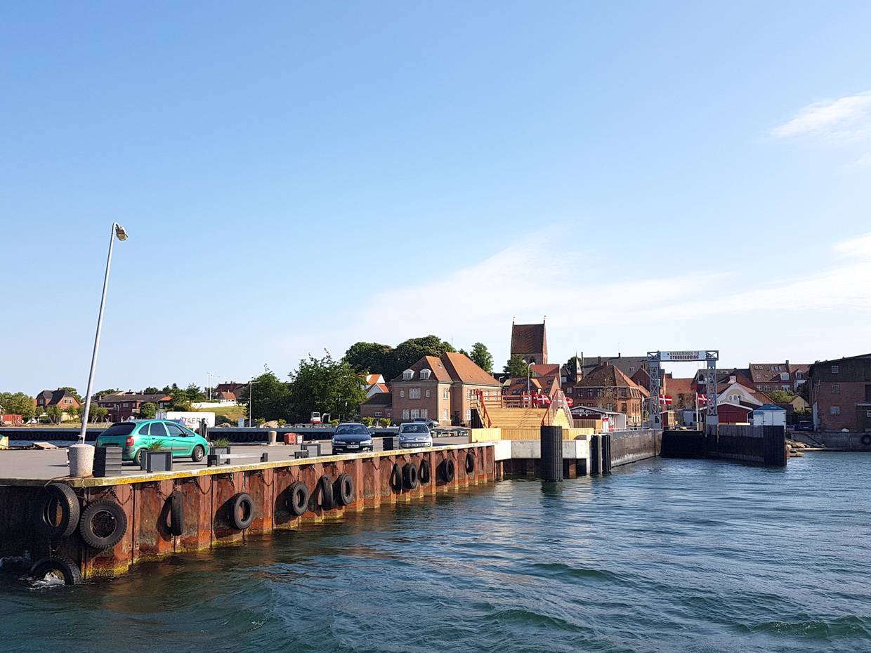 Blick auf den Fähranleger in Stubbekøbing vom Wasser aus