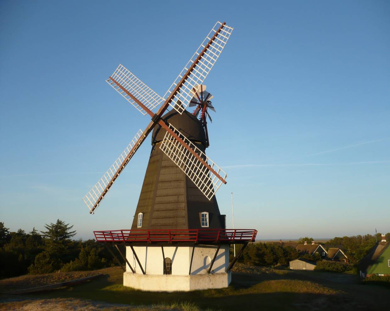 Weiße Holländerwindmühle