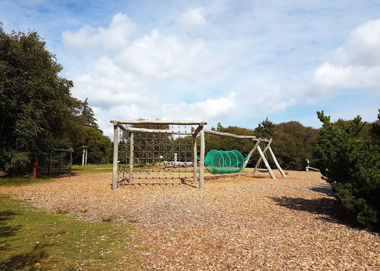 Klettergerüste auf dem Waldspielplatz