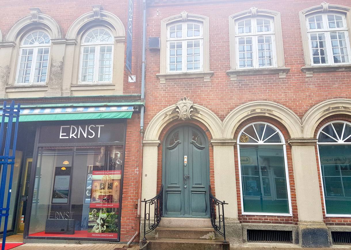 Stadthaus mit einem Museum namens Ernst