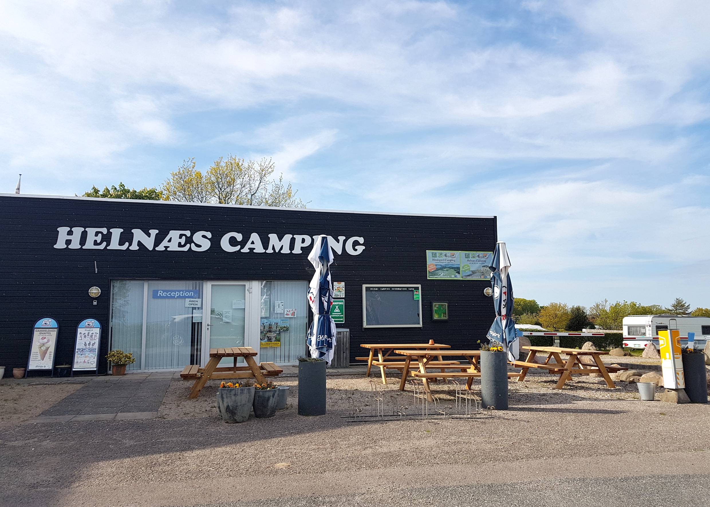 Café und Minimarkt an einem Campingplatz