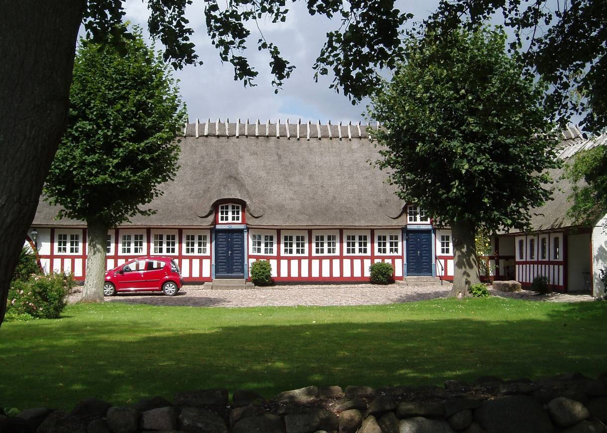 Farbenprächtiger Bauernhof in Südfünen