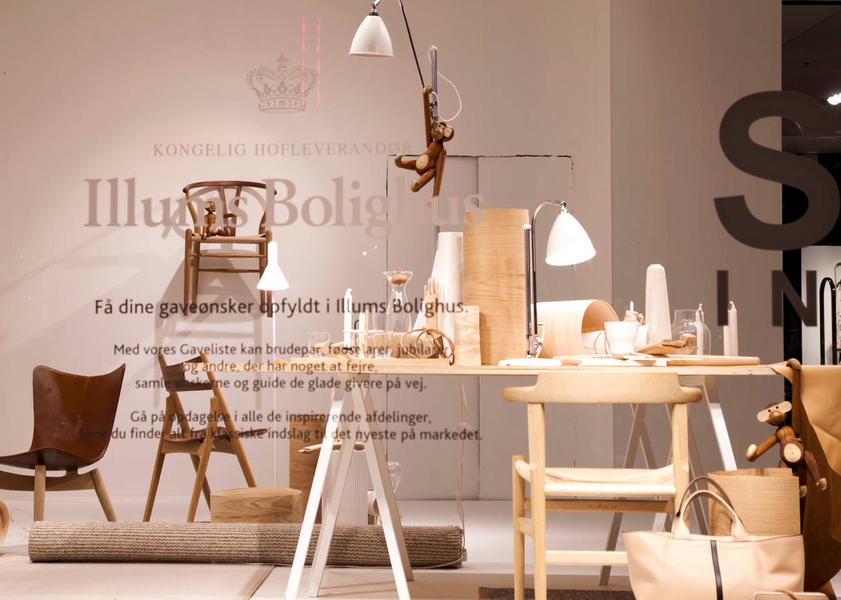 Schaufenster mit skandinavischen Designmöbeln