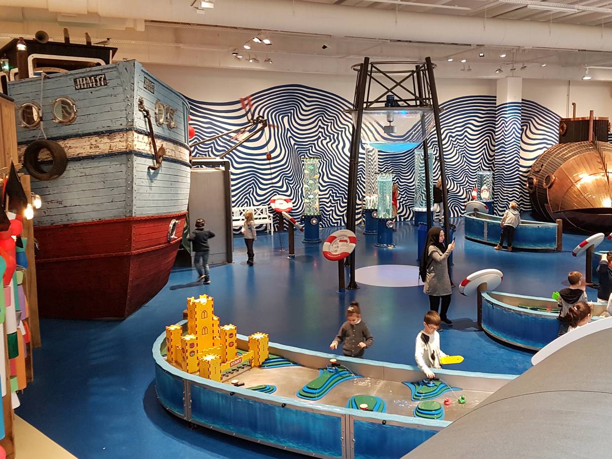 Kindermuseum mit Spielmöglichkeiten rund um den Hafen und Schiffe
