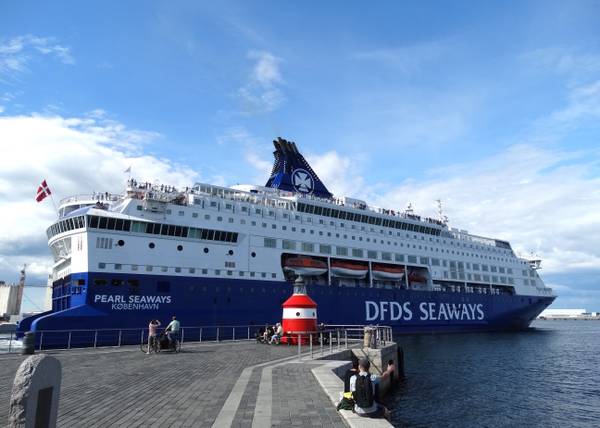 Fähre nach Norwegen am Ende des Langeliniekaj
