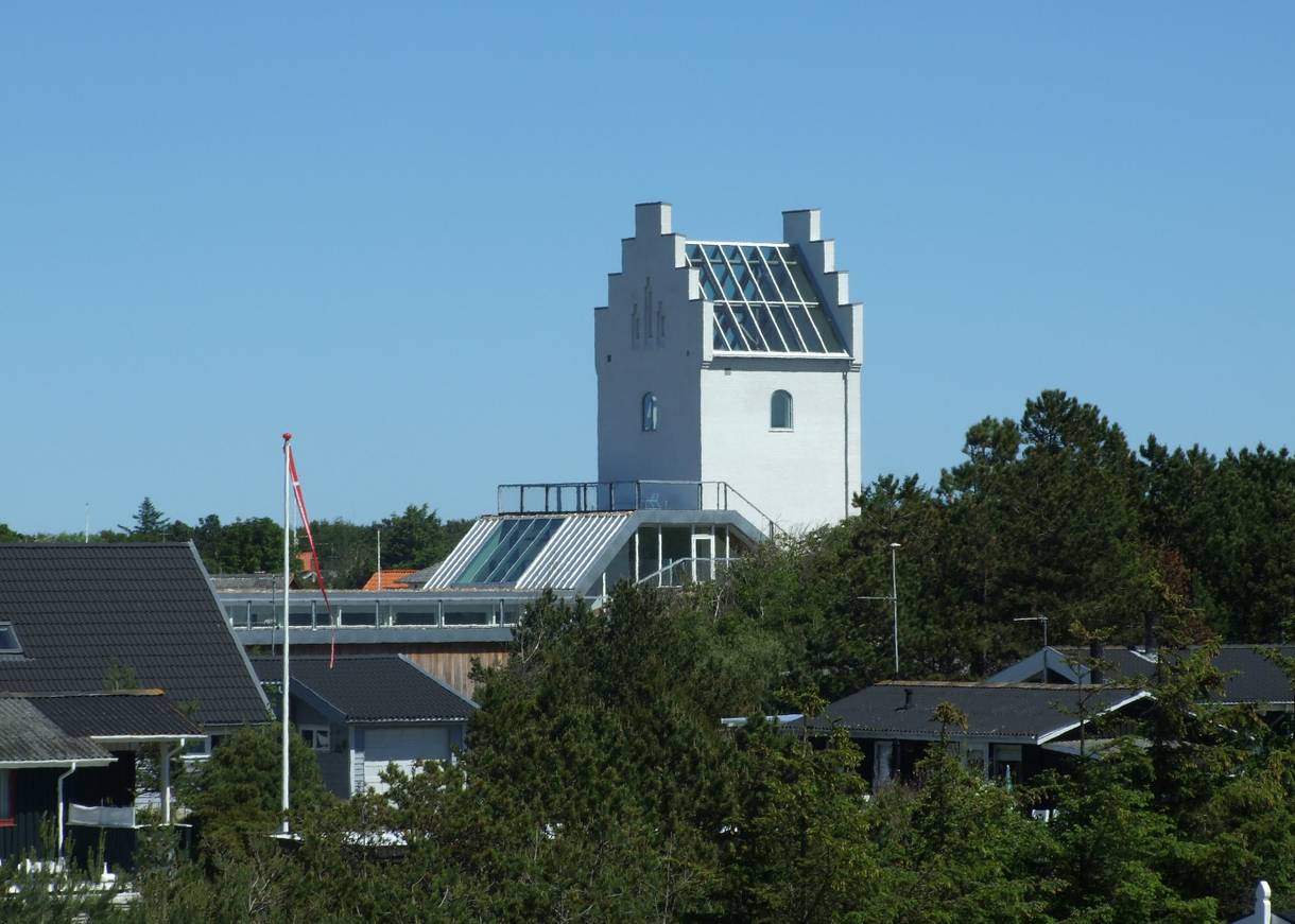 Kirchturm, der zu einem Wellnessbad umgebaut wurde 