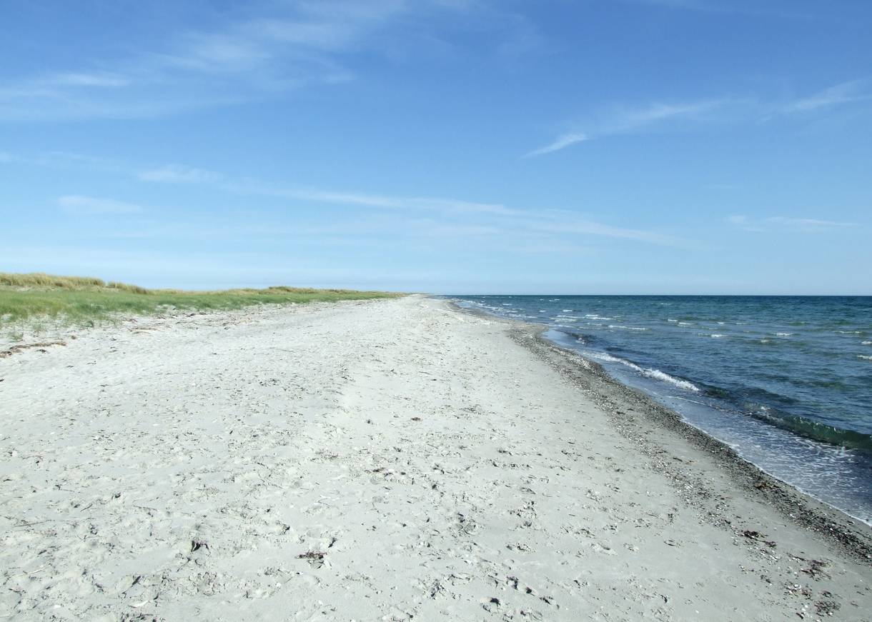 Langer, flacher Sandstrand