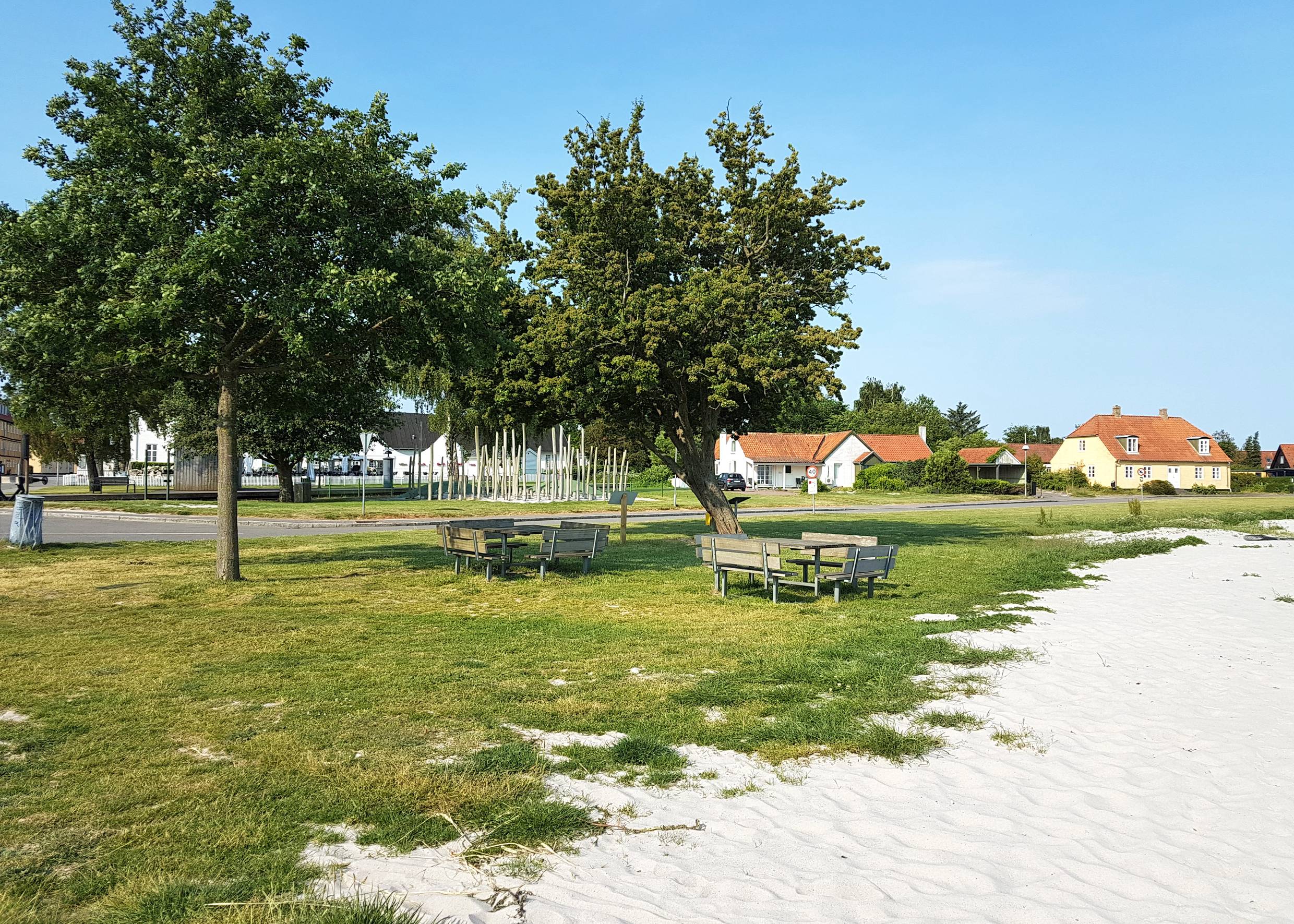 Spielgeräte am Strand