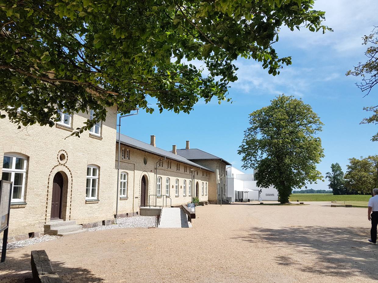 Renoviertes Backsteingebäude mit einer Konzerthalle