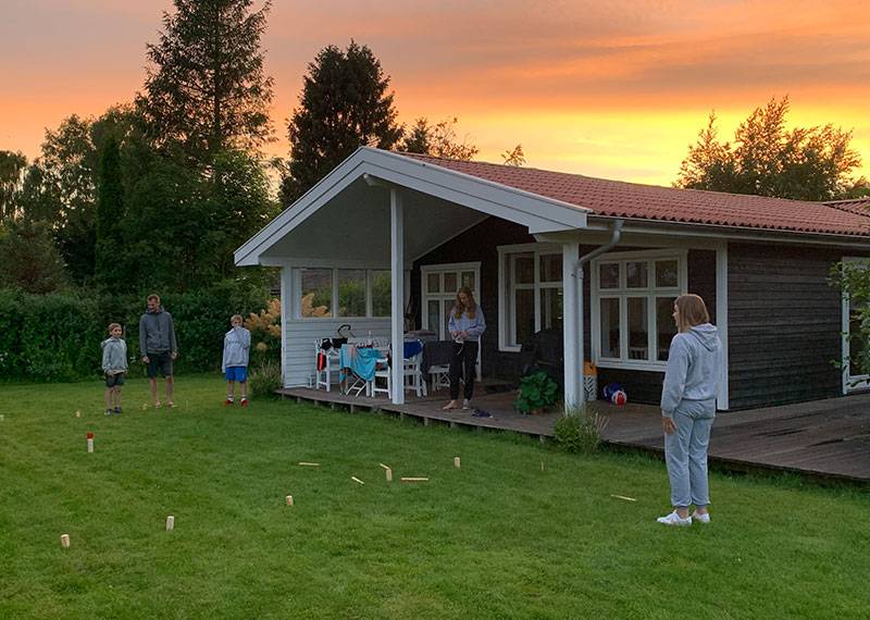 Wikingerschach vor dem Ferienhaus