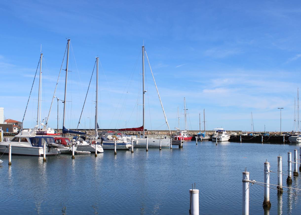 Segelboote im Hafen von Strandby
