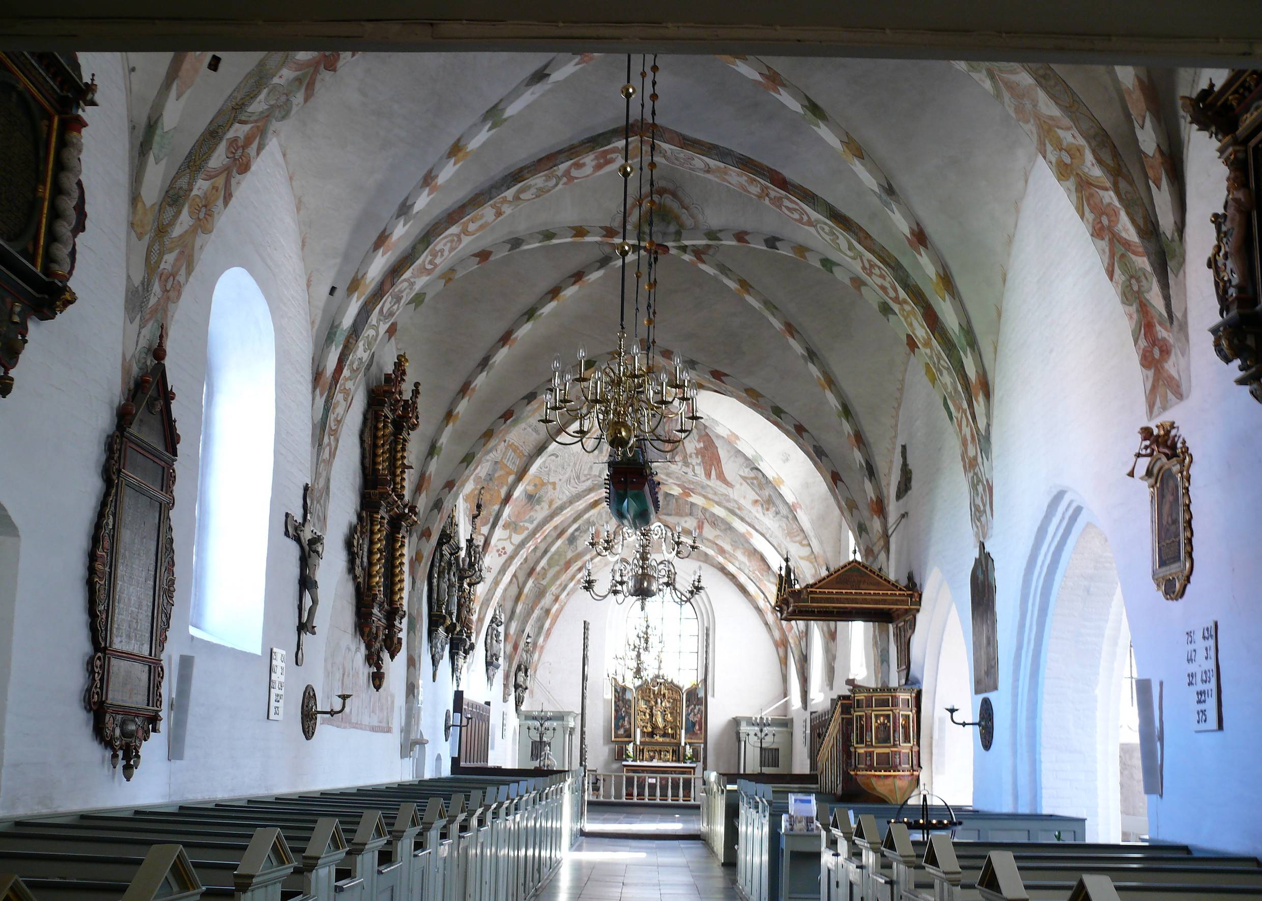 Sæby Kirche, Innenraum mit Deckenmalerei