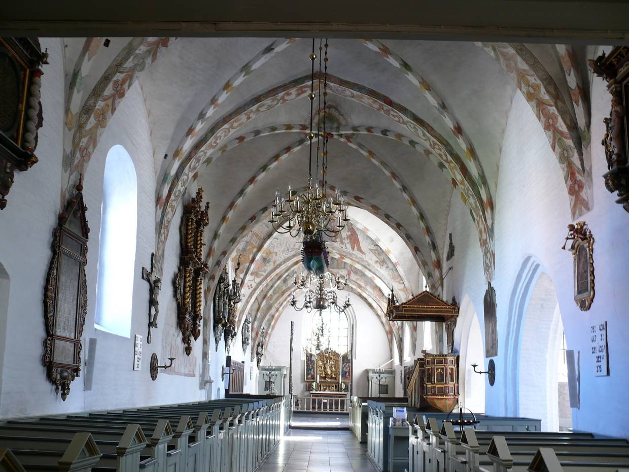Sæby Kirche, Innenraum mit Deckenmalerei