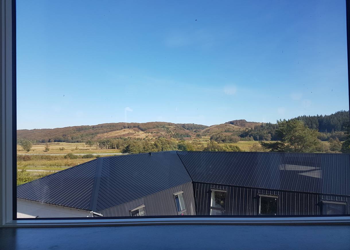 Panoramafenster im oberen Stockwerk des Museums