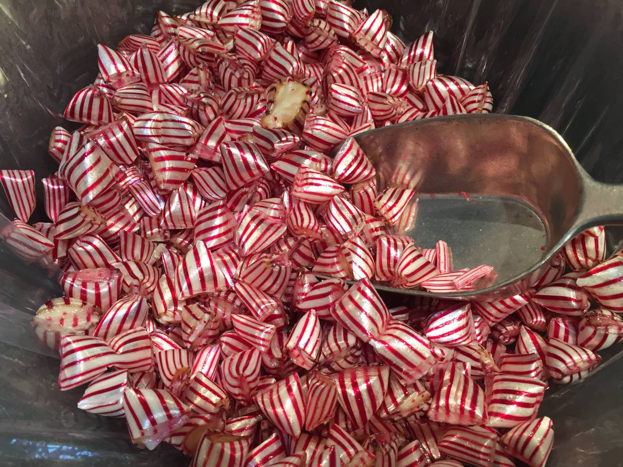 Rot-weiß gestreifte Bonbons
