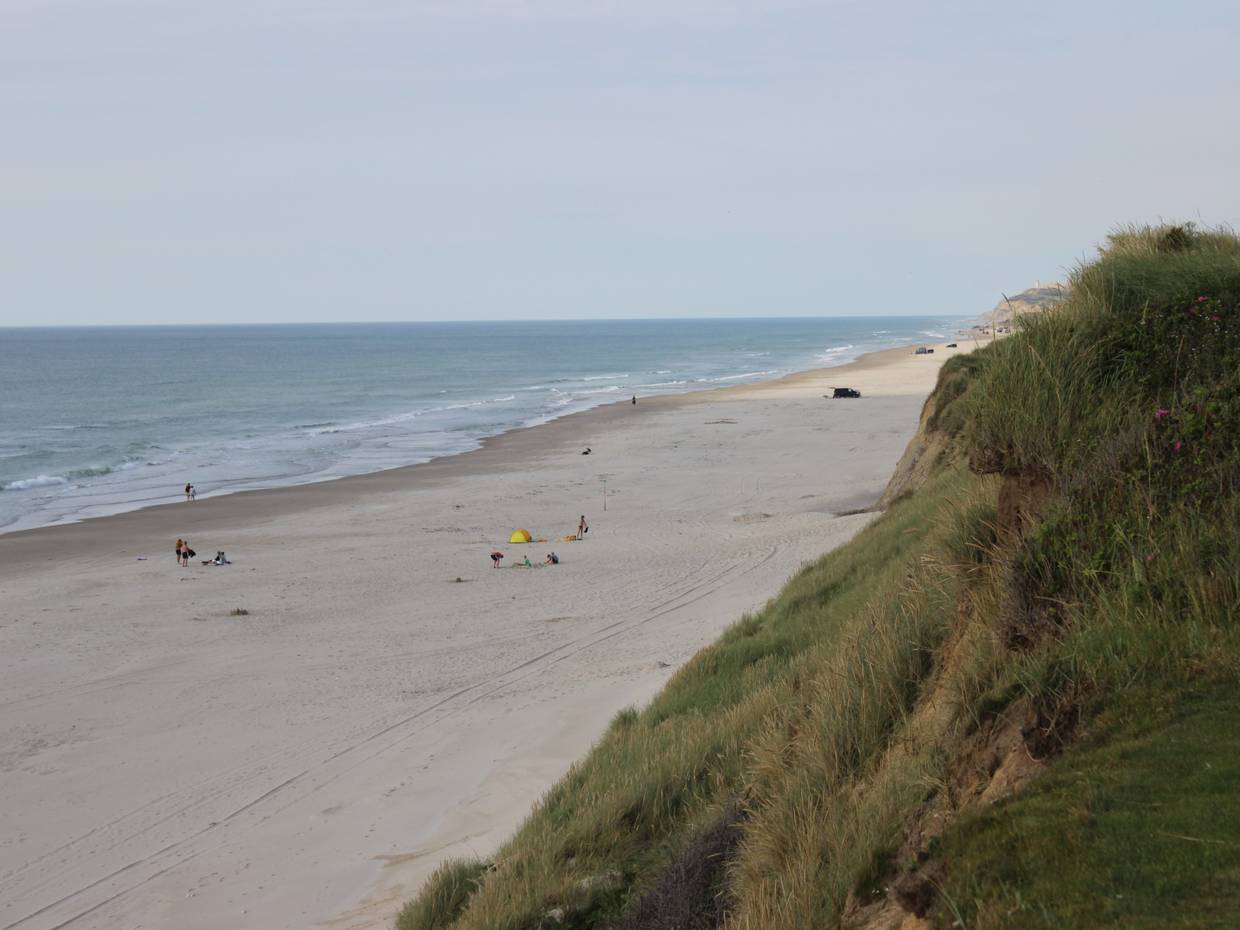 Blick von der Steilküste auf den Strand