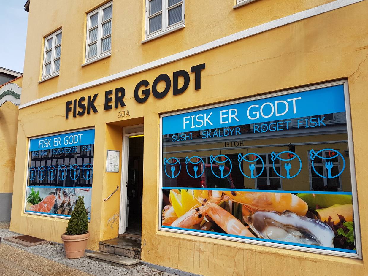 Fischgeschäft an der Straße