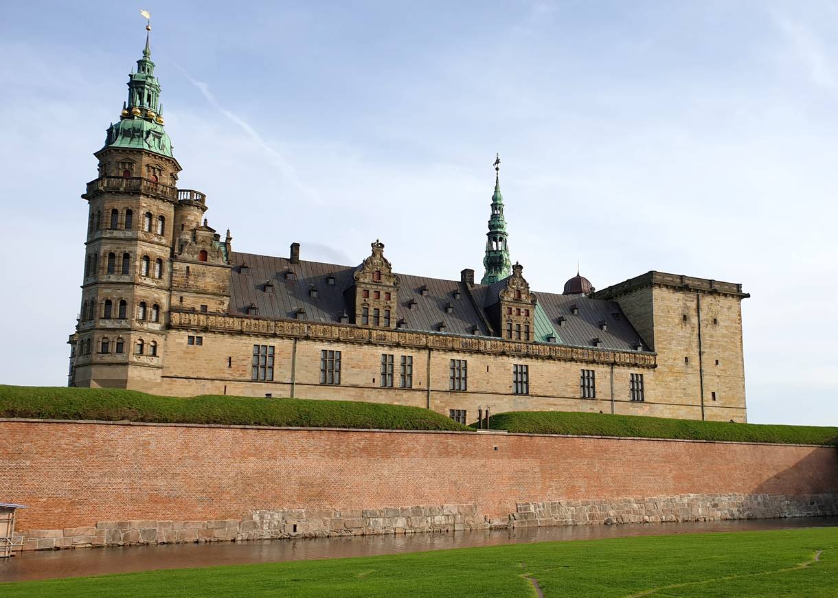Schloss Kronborg hinter der Festungsmauer