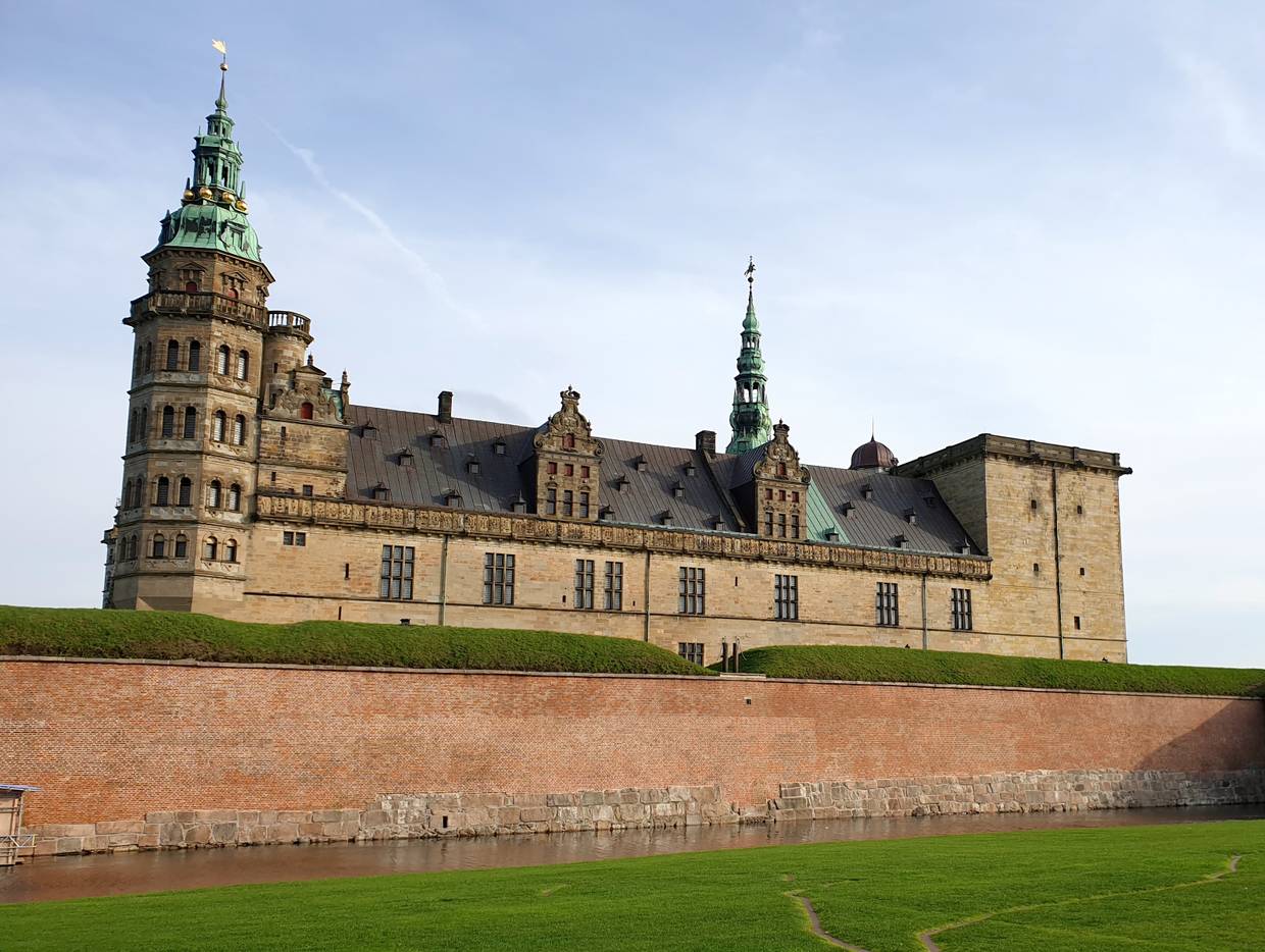 Schloss Kronborg hinter der Festungsmauer
