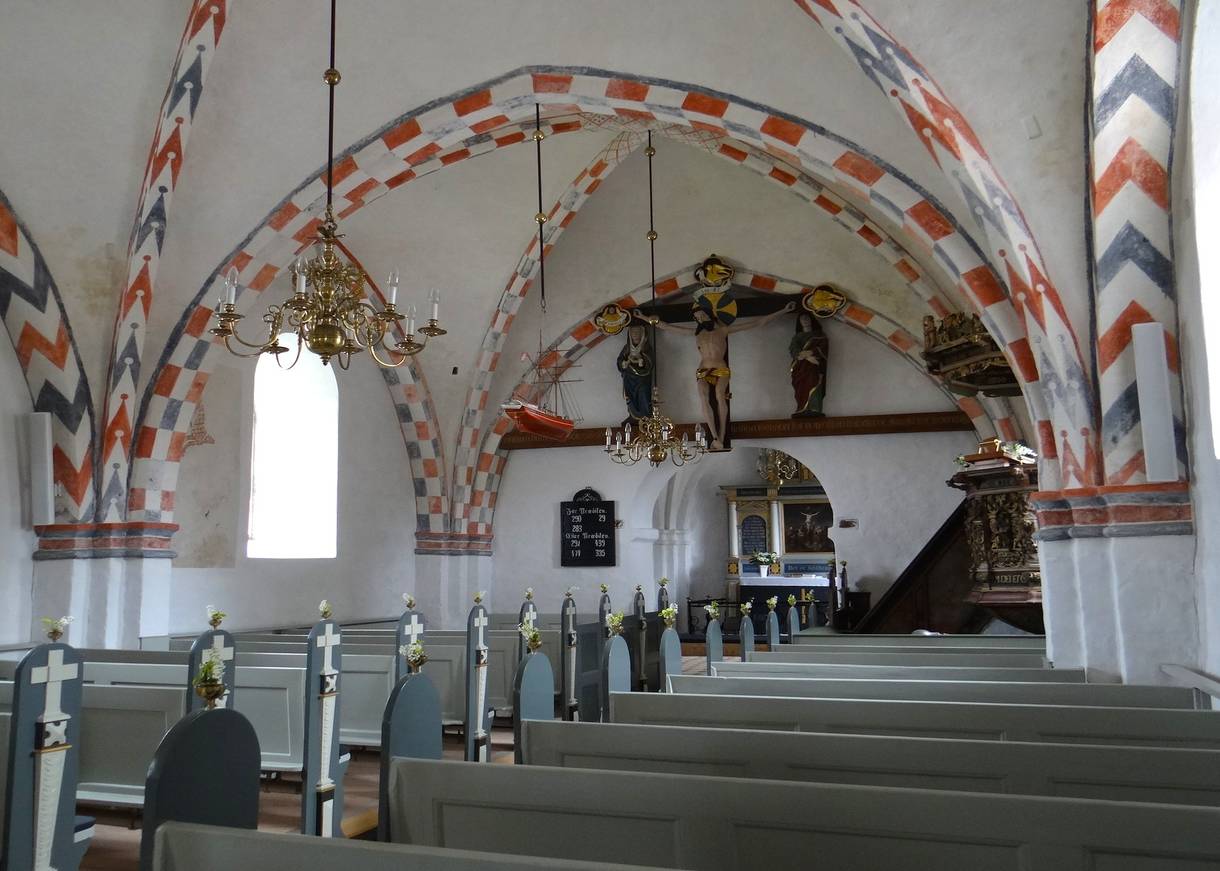 Deckenmalerie in der alten Kirche von Orø