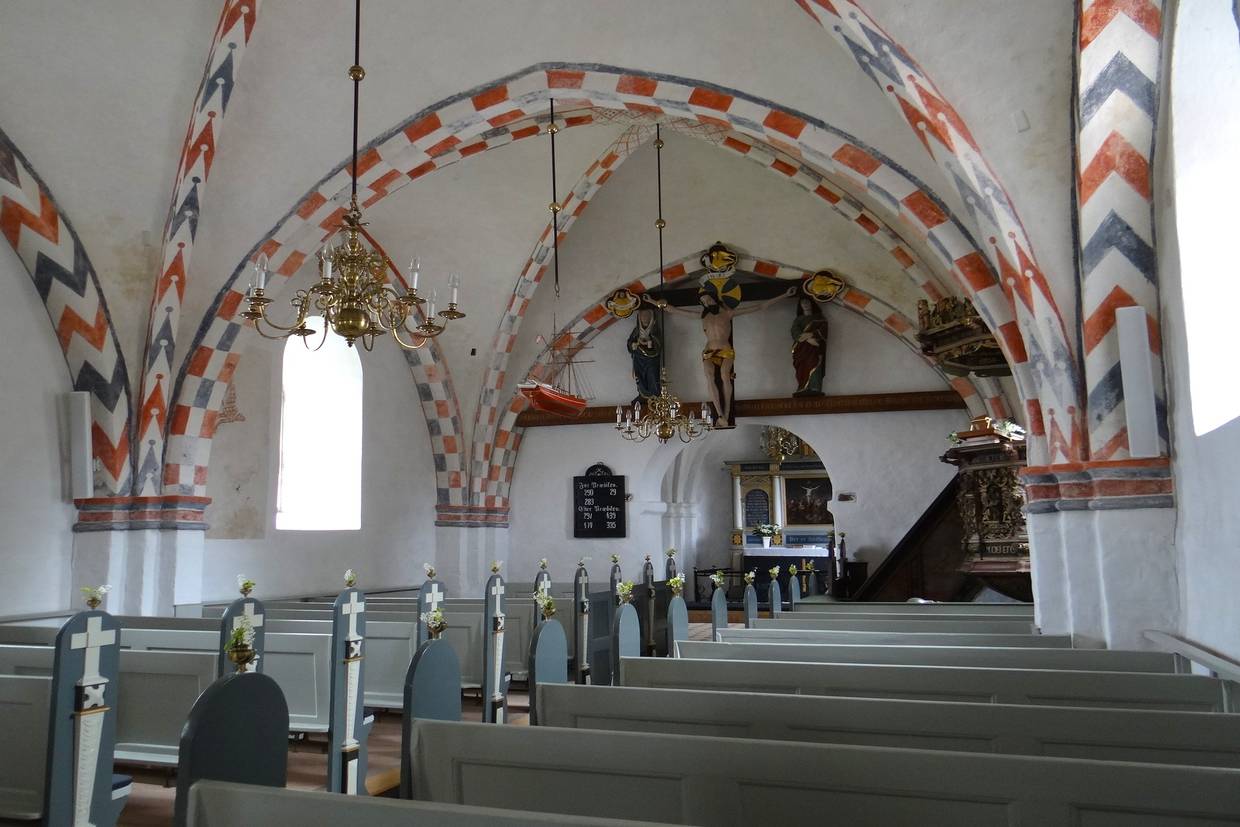 Deckenmalerie in der alten Kirche von Orø