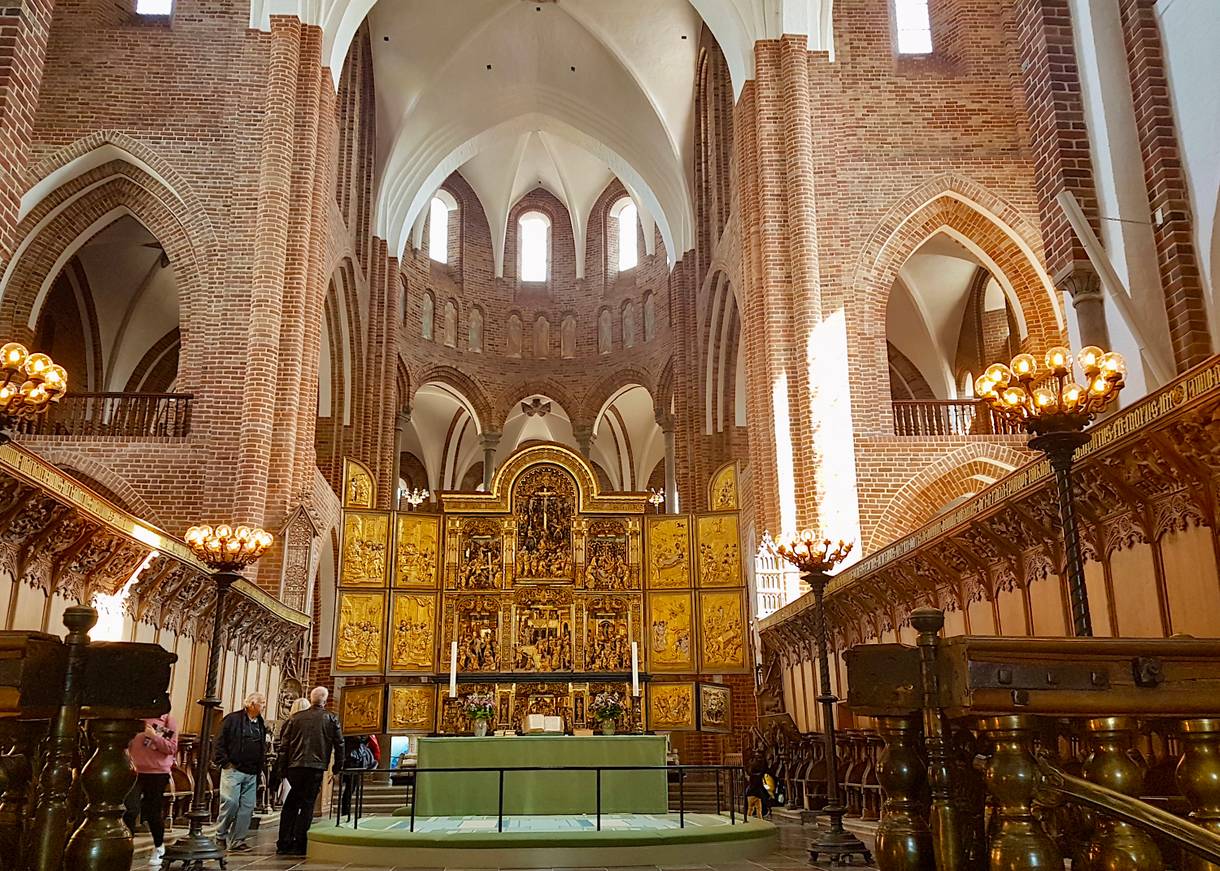 Blick auf den Altar im Roskilde Dom