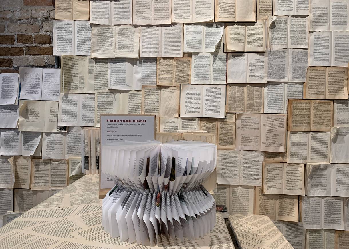 Bücher kunstvoll gefaltet in der alten Malzfabrik