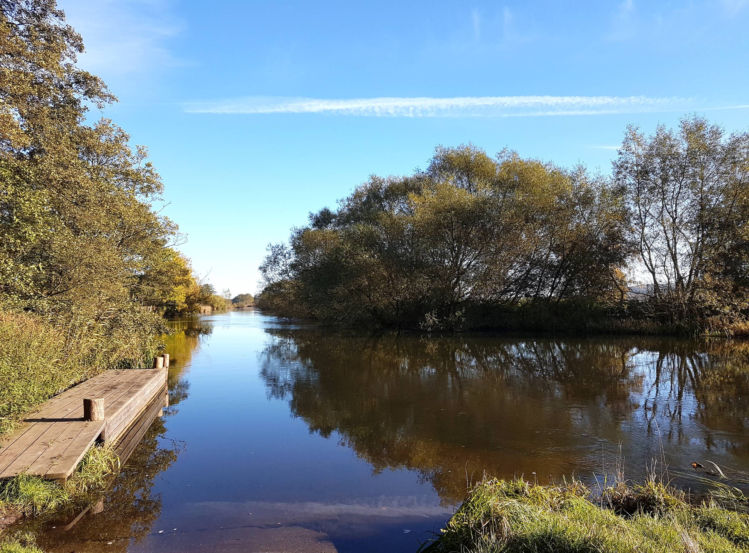 Angelsteg an einem Fluss