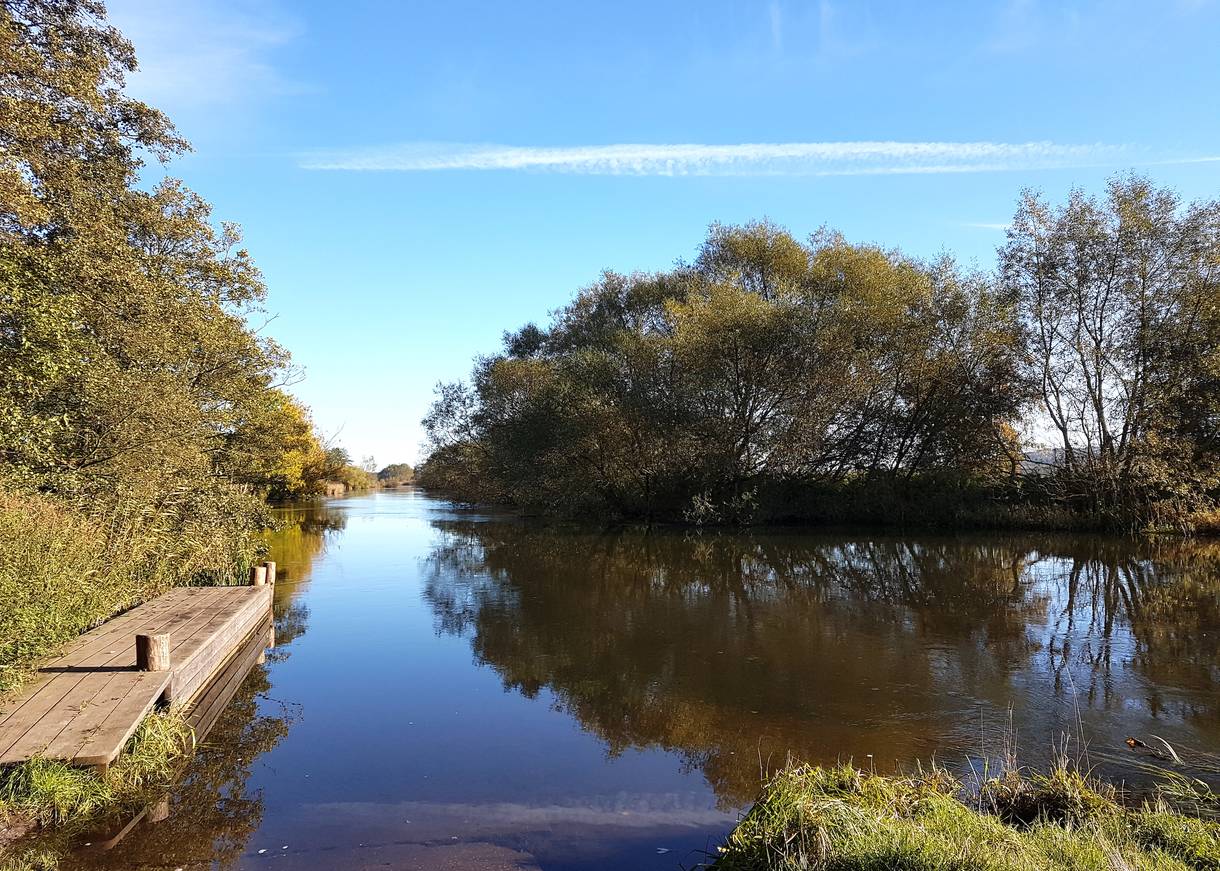 Angelsteg an einem Fluss