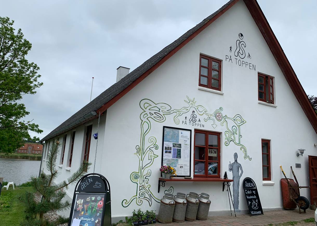 Bemalte Fassade eines Fahrradcafees