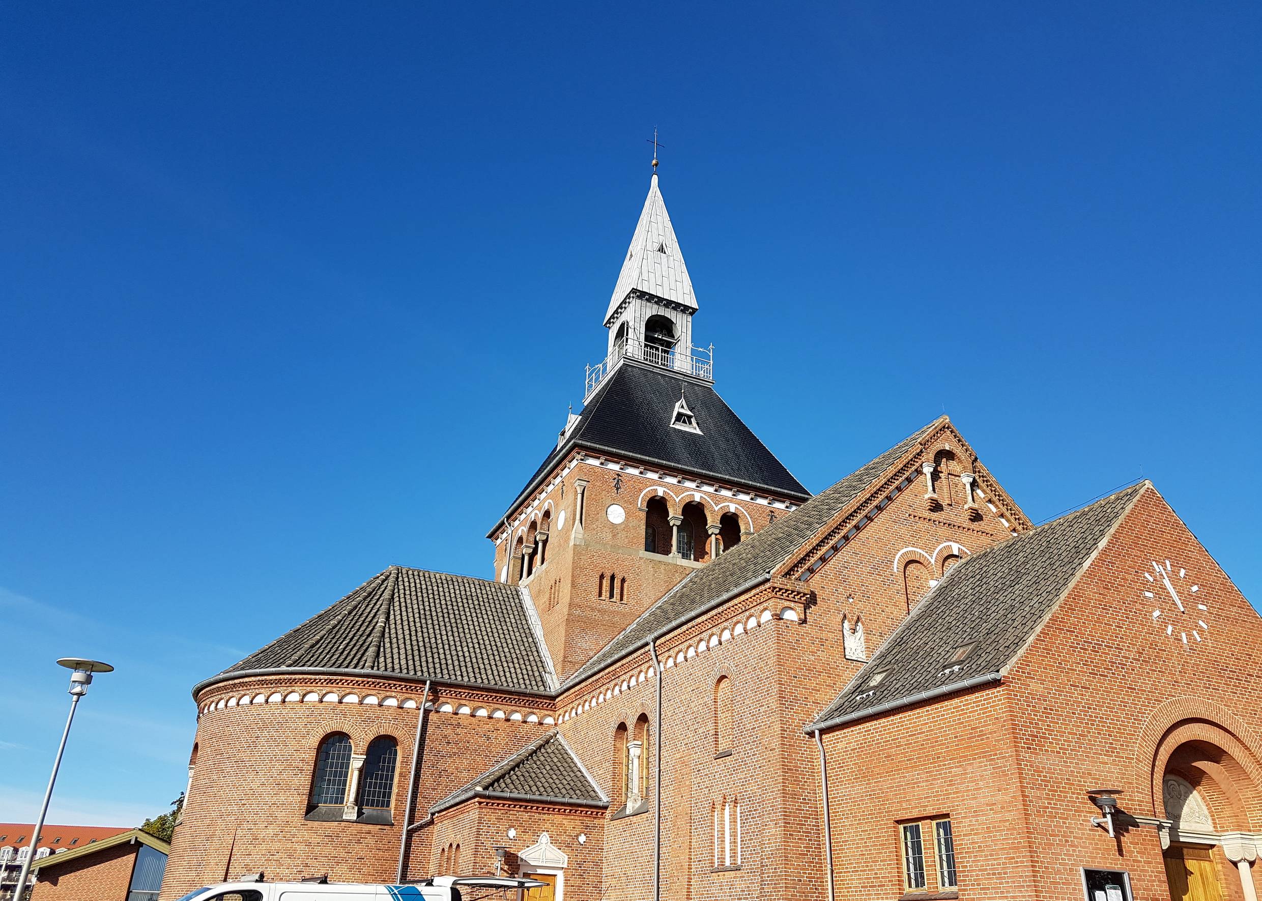 Große rote Bachsteinkirche