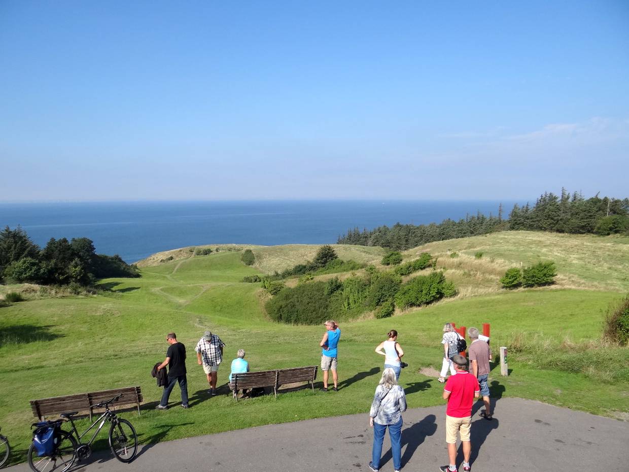 Aussicht von einem Hügel auf die Ostsee