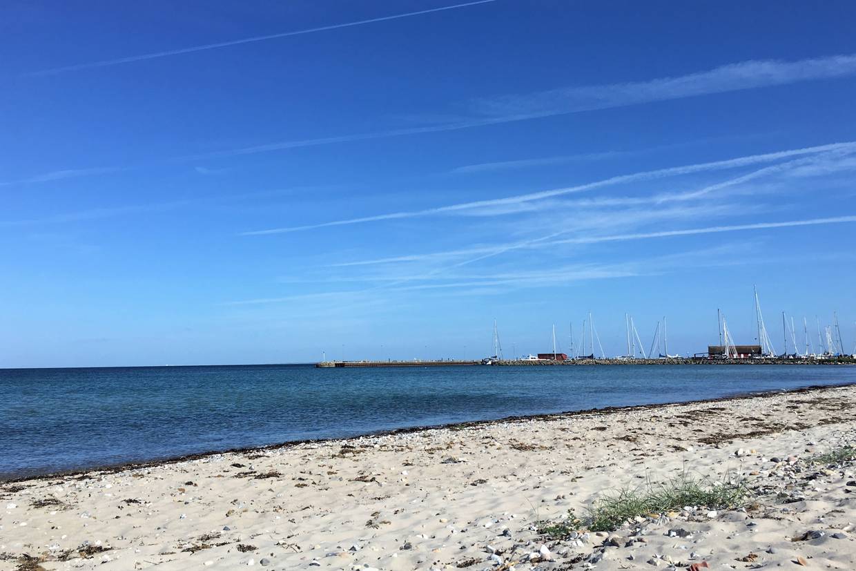 Foto von Ballen Strand am Hafen