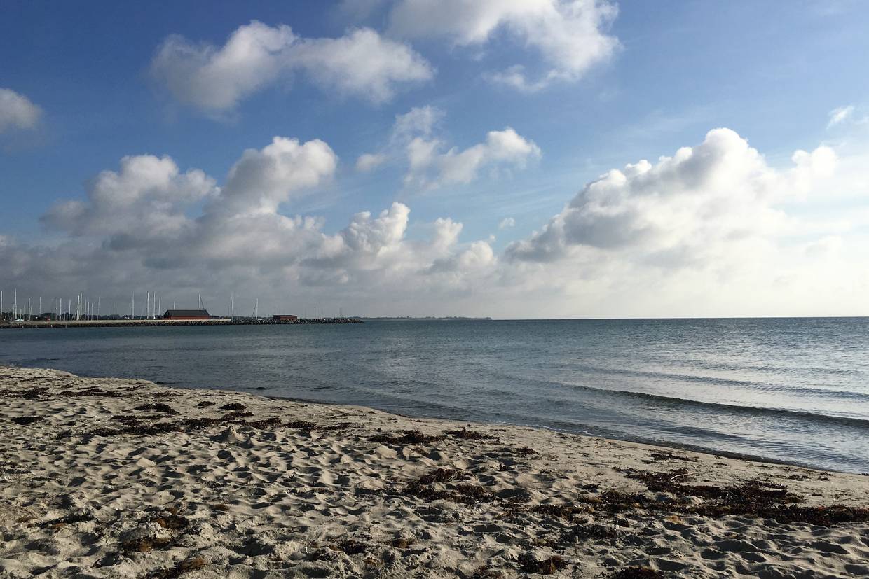Foto von Ballen Strand am Hafen