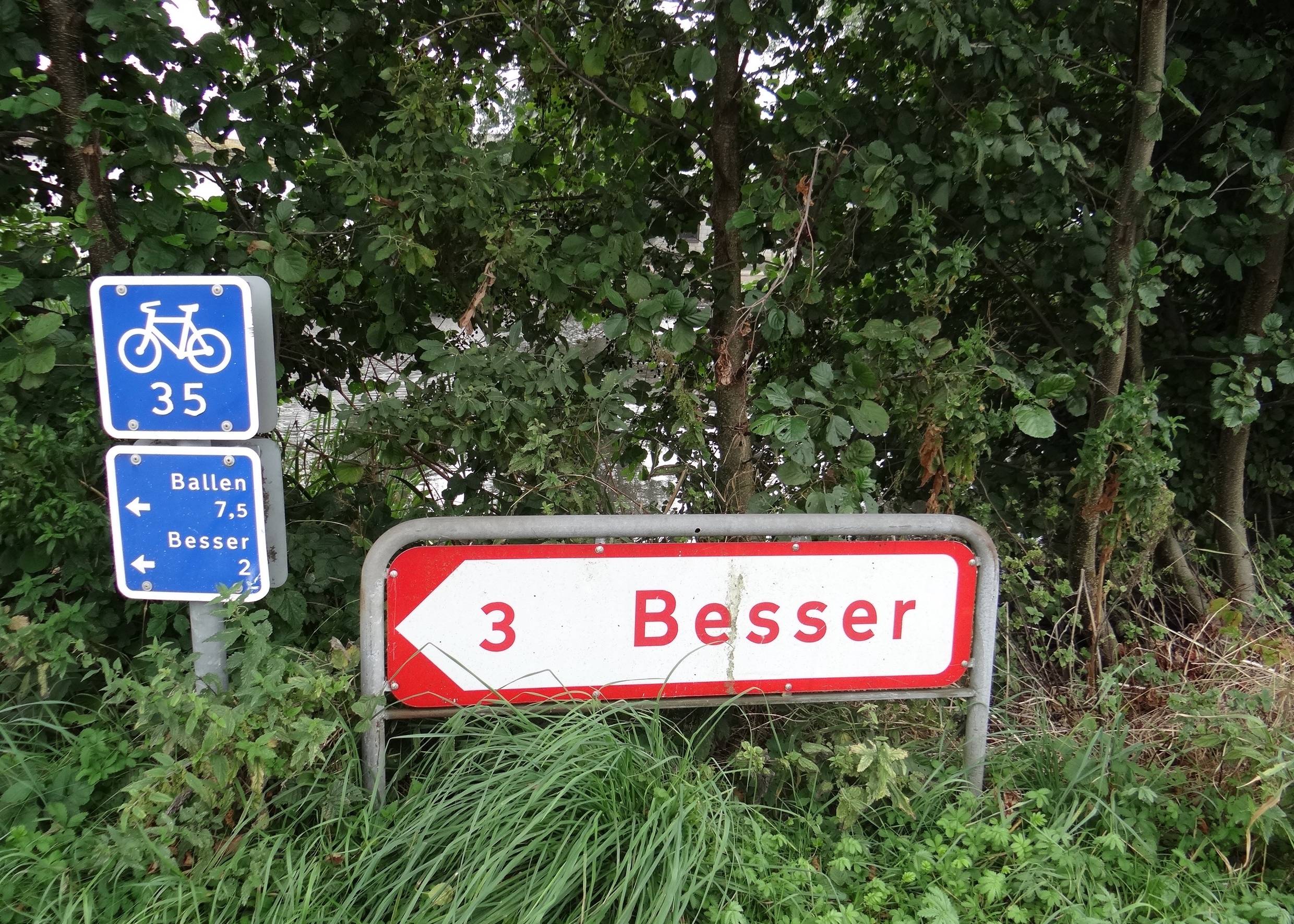 Verkehrsschild nach Besser