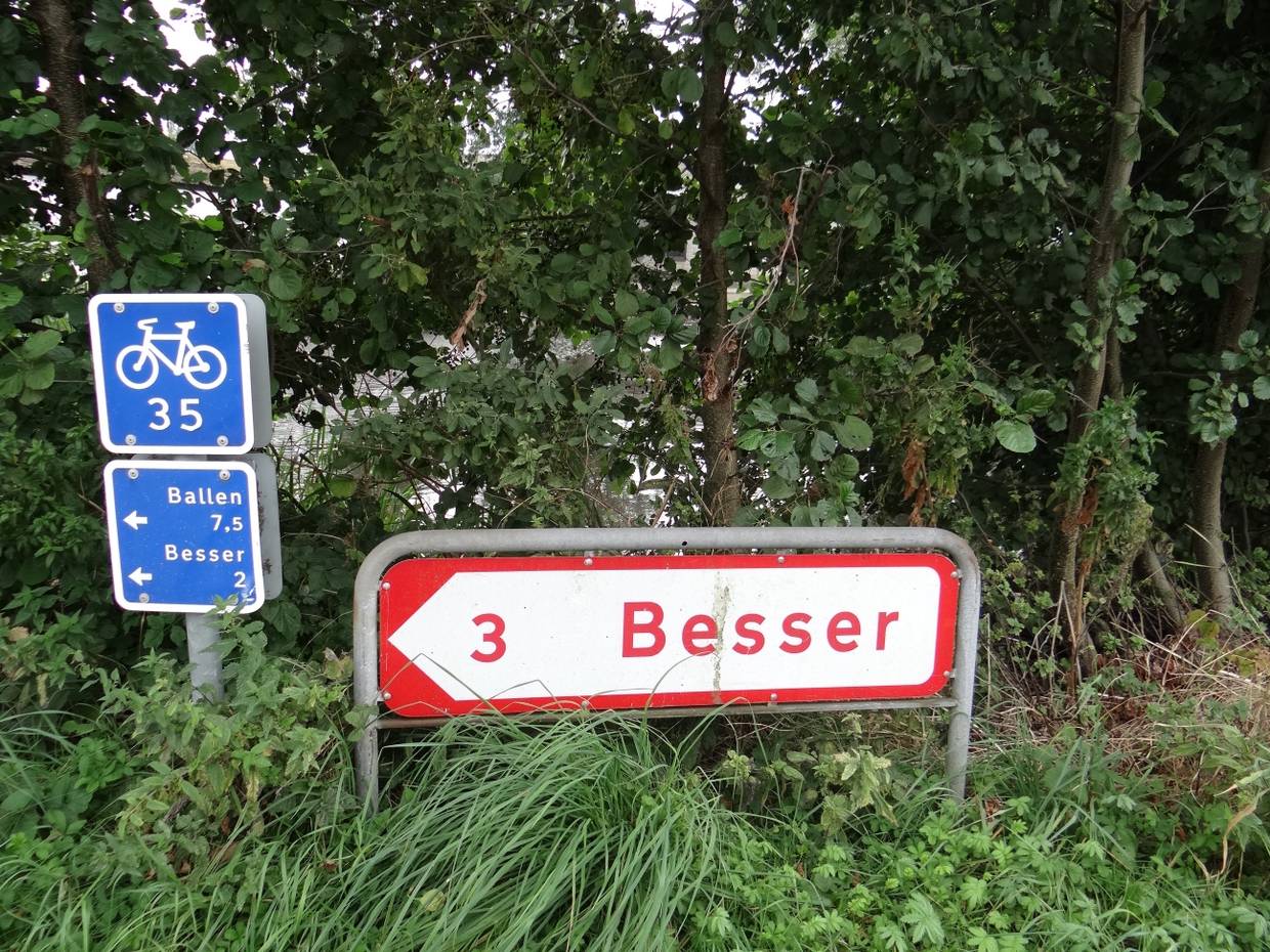 Verkehrsschild nach Besser