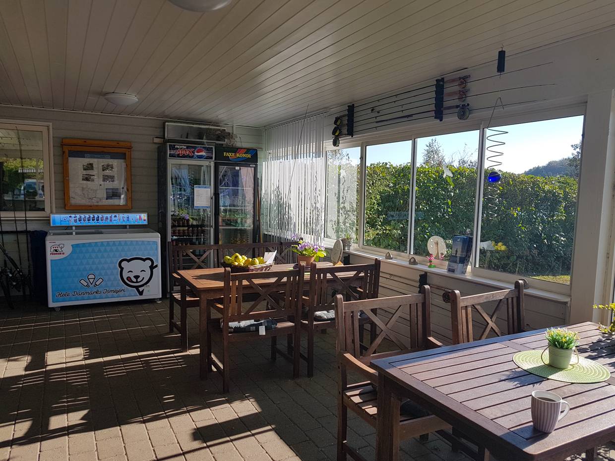 Blick in das Bistro am Angelsee